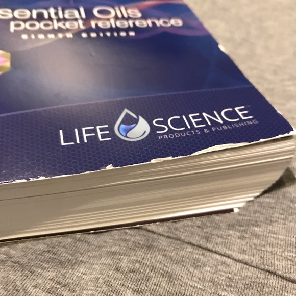 Essential oils handbook - Picture 4 of 7